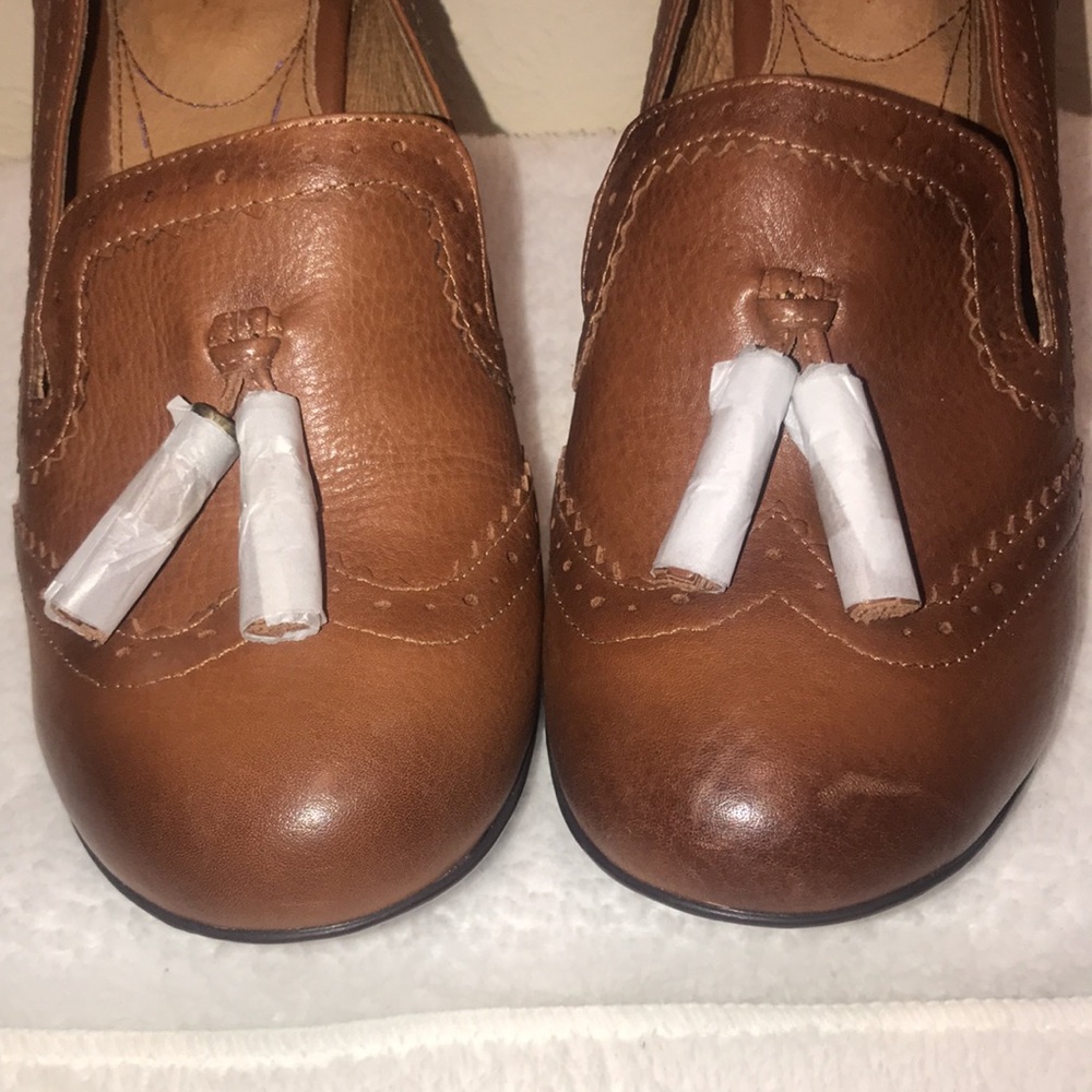 Sofft Wingtip With Tassels Designed Leather Upper… - image 5